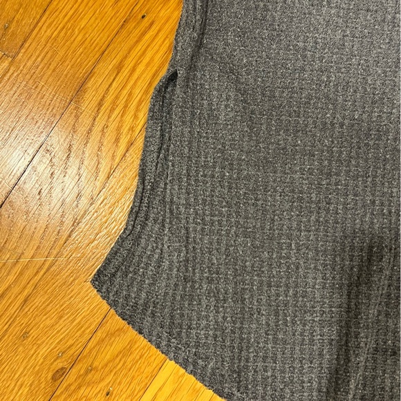 Altar'd State Oversized Thermal Top. Size small - Picture 5 of 6